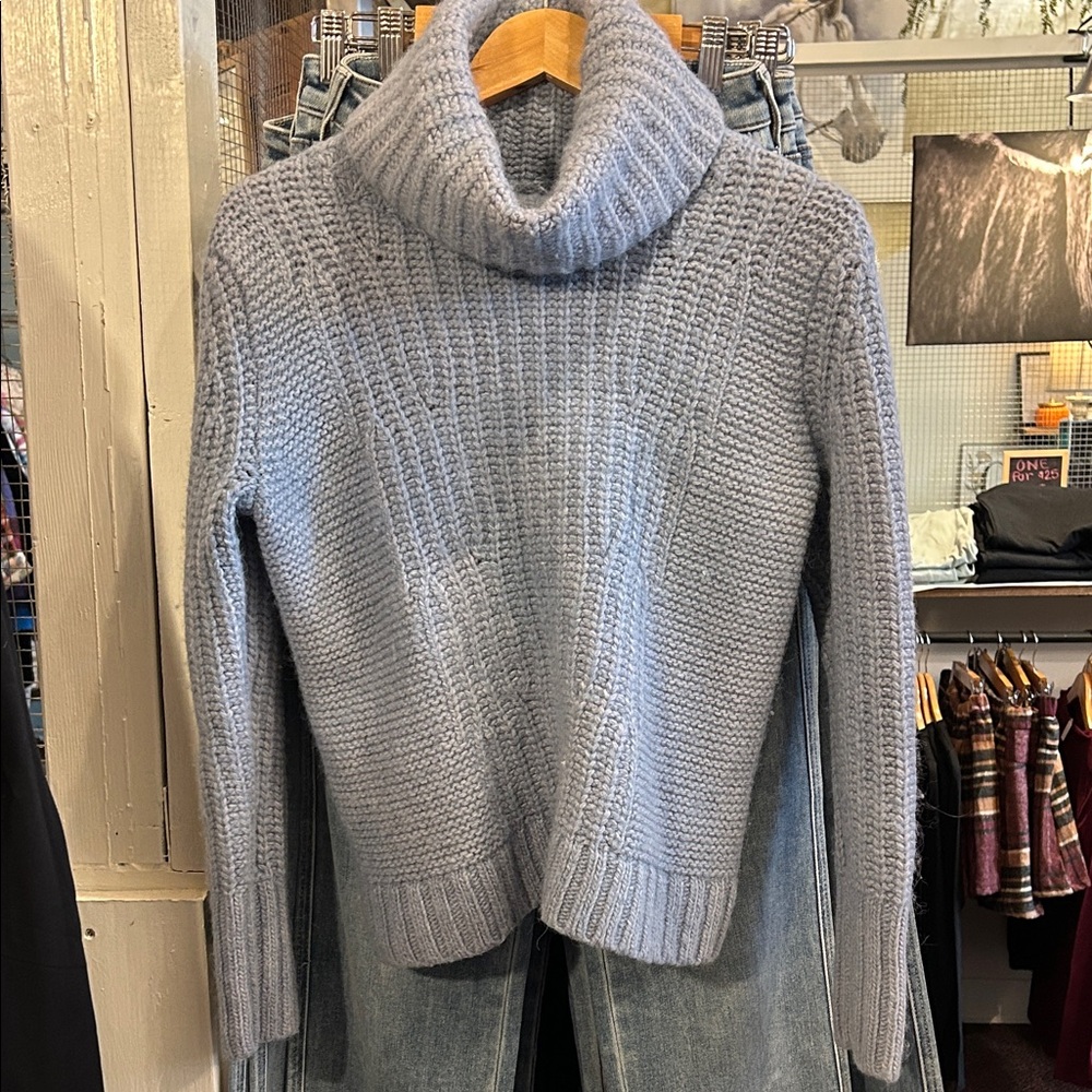 Banana Republic Women's Light Blue Sweater